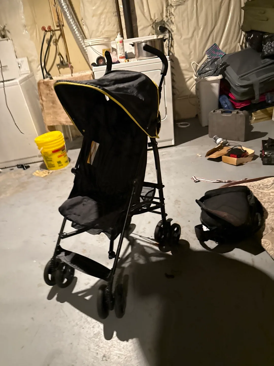Black and Yellow Umbrella Stroller image indicator(2)