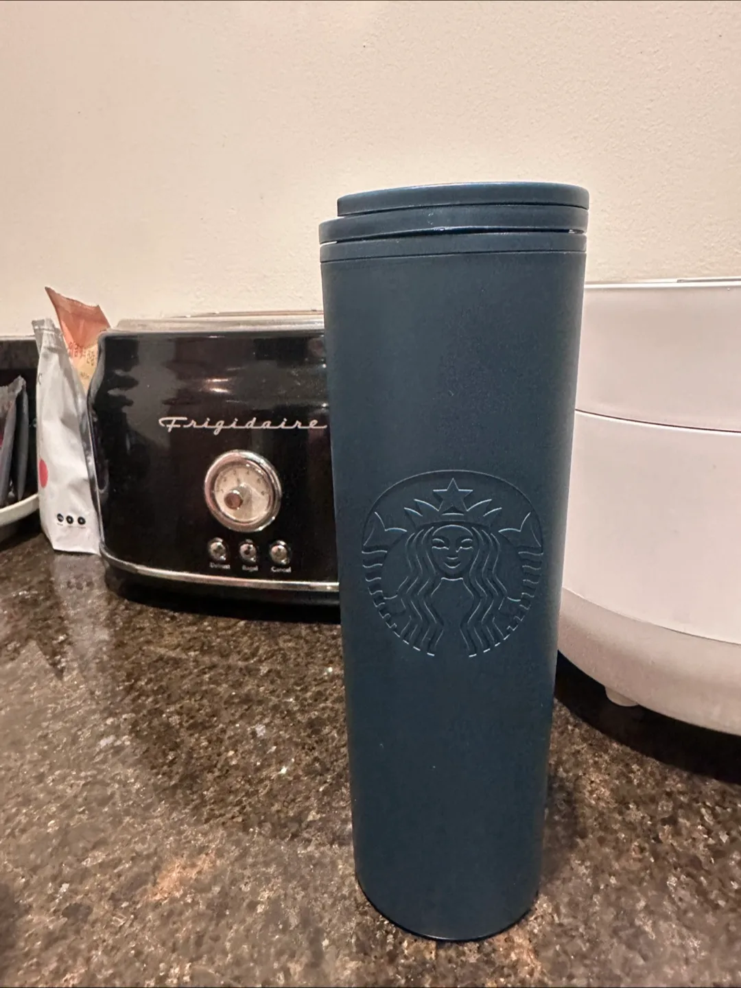 Starbucks reusable cup 16oz thumbnail