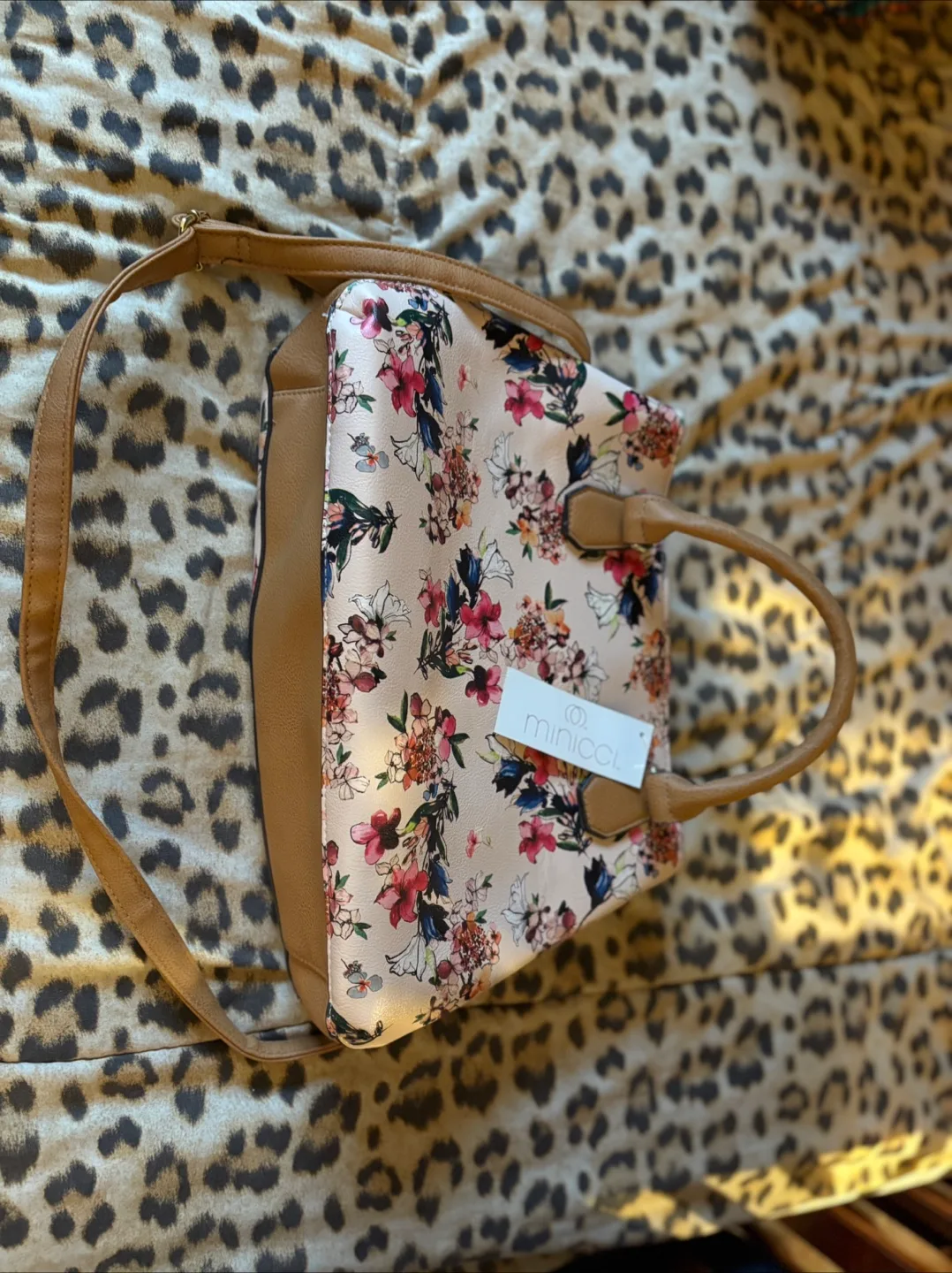 Nicci Floral Handbag thumbnail