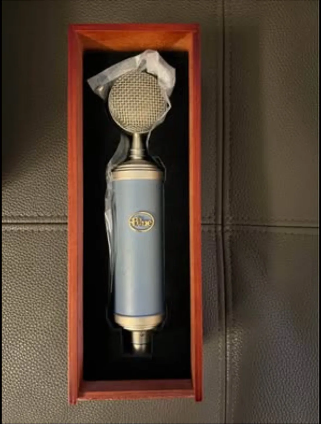 Blue Microphones Bottle Rocket Stage One Studio Microphone image indicator(2)