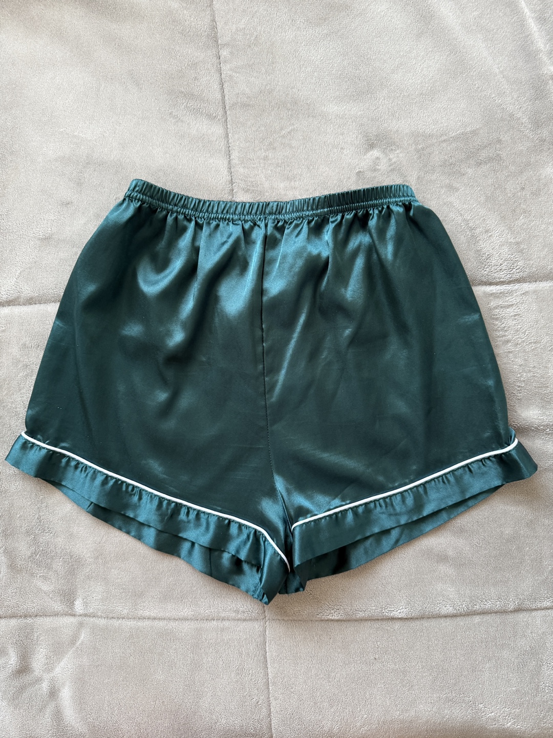 Women's Green Satin Pajama Set - Size Medium - photo 5