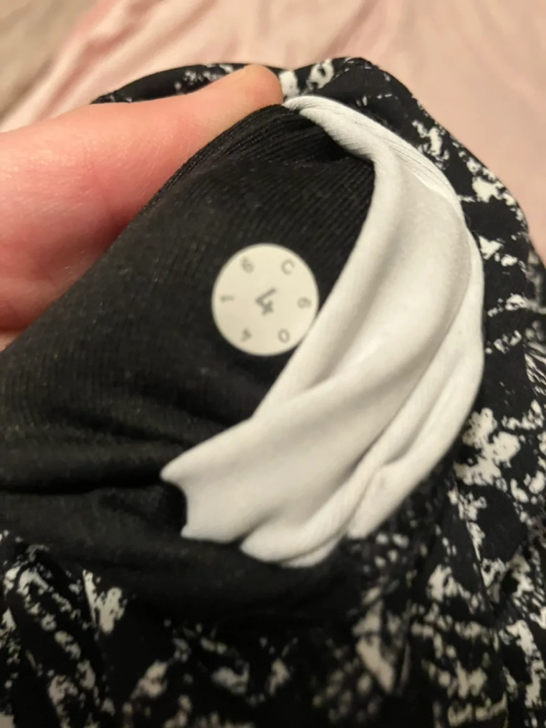 Lululemon Leggings Size 4 Black and White image indicator(2)