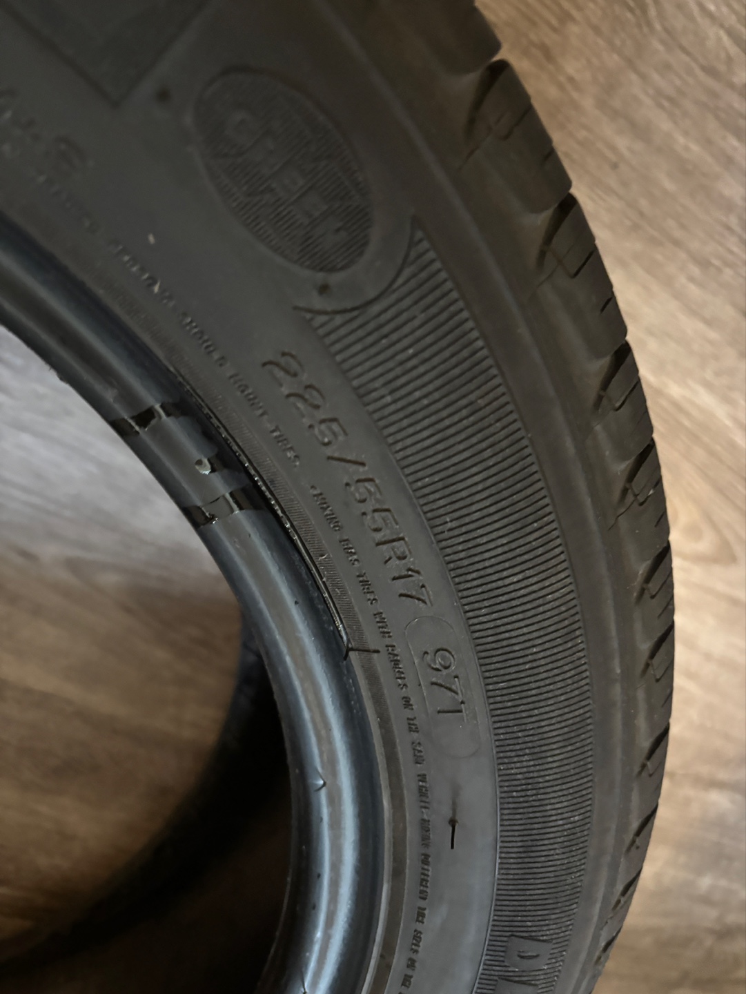 Four Michelin Premier LTX 225/55R17 97H tires - photo 4