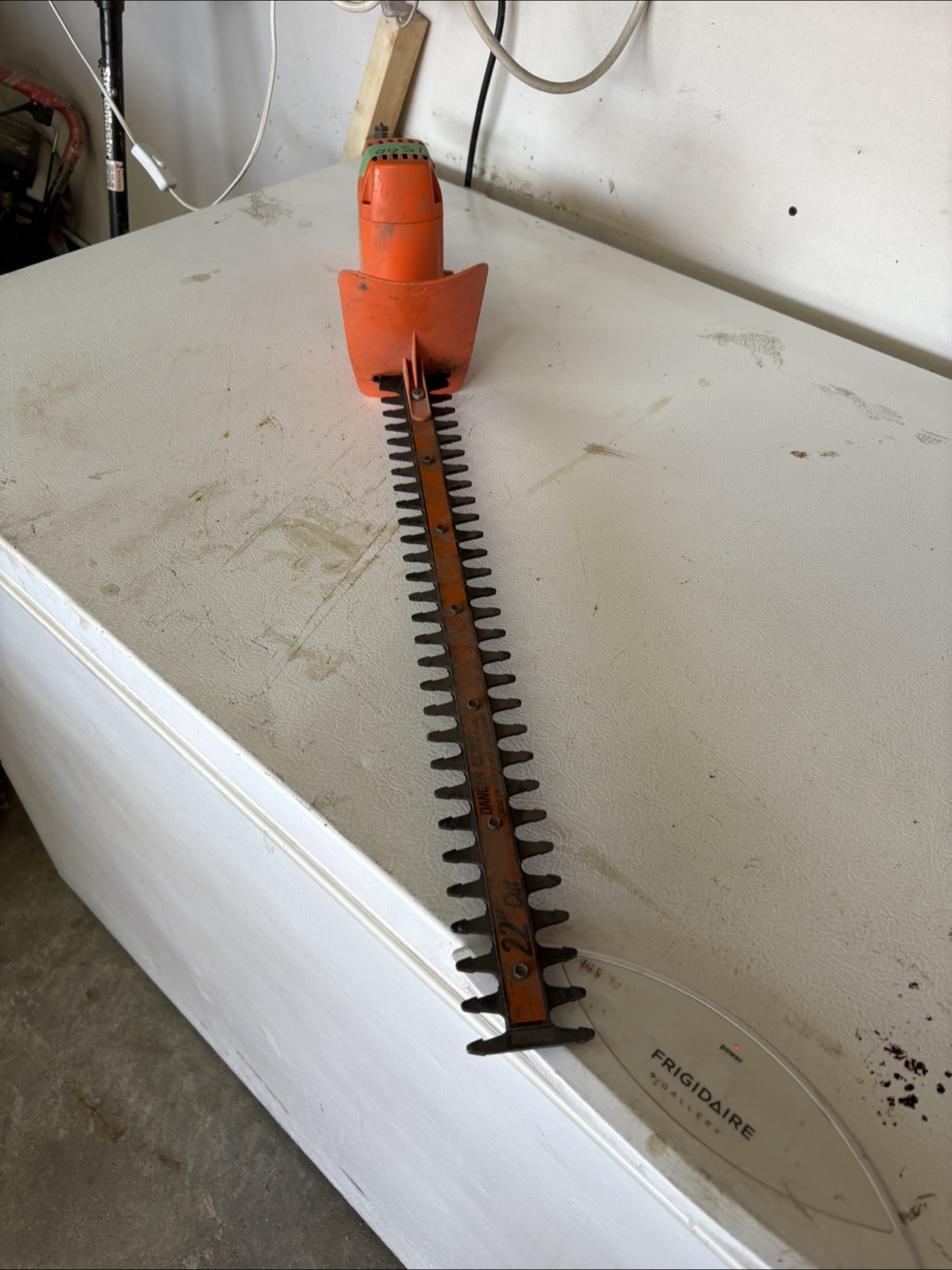Electric Hedge Trimmer - photo 3