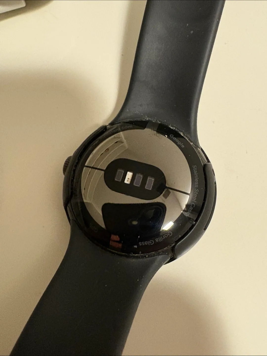 Google Pixel Watch (1st Gen) – Black (With Charger) image indicator(2)