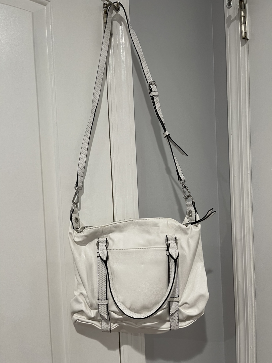 Vera Wang Leather Bag - photo 2