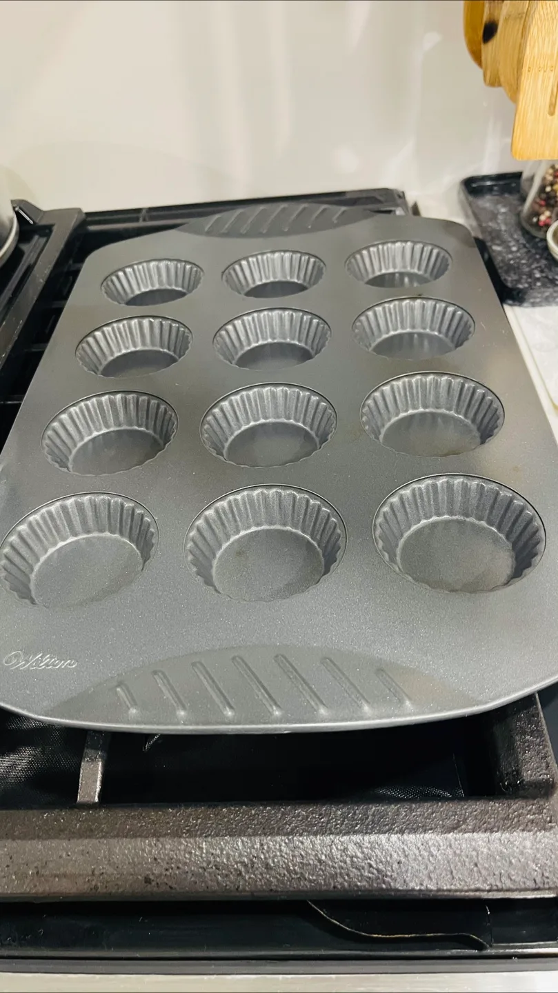 Wilton 12-Cup Mini Tart Pan thumbnail