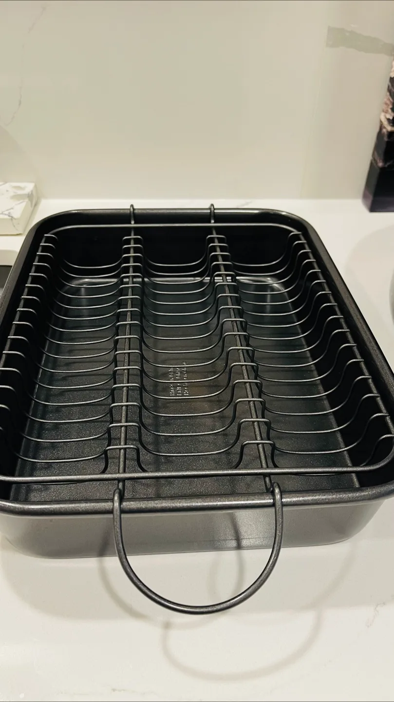 Black Roasting Pan with Rack thumbnail
