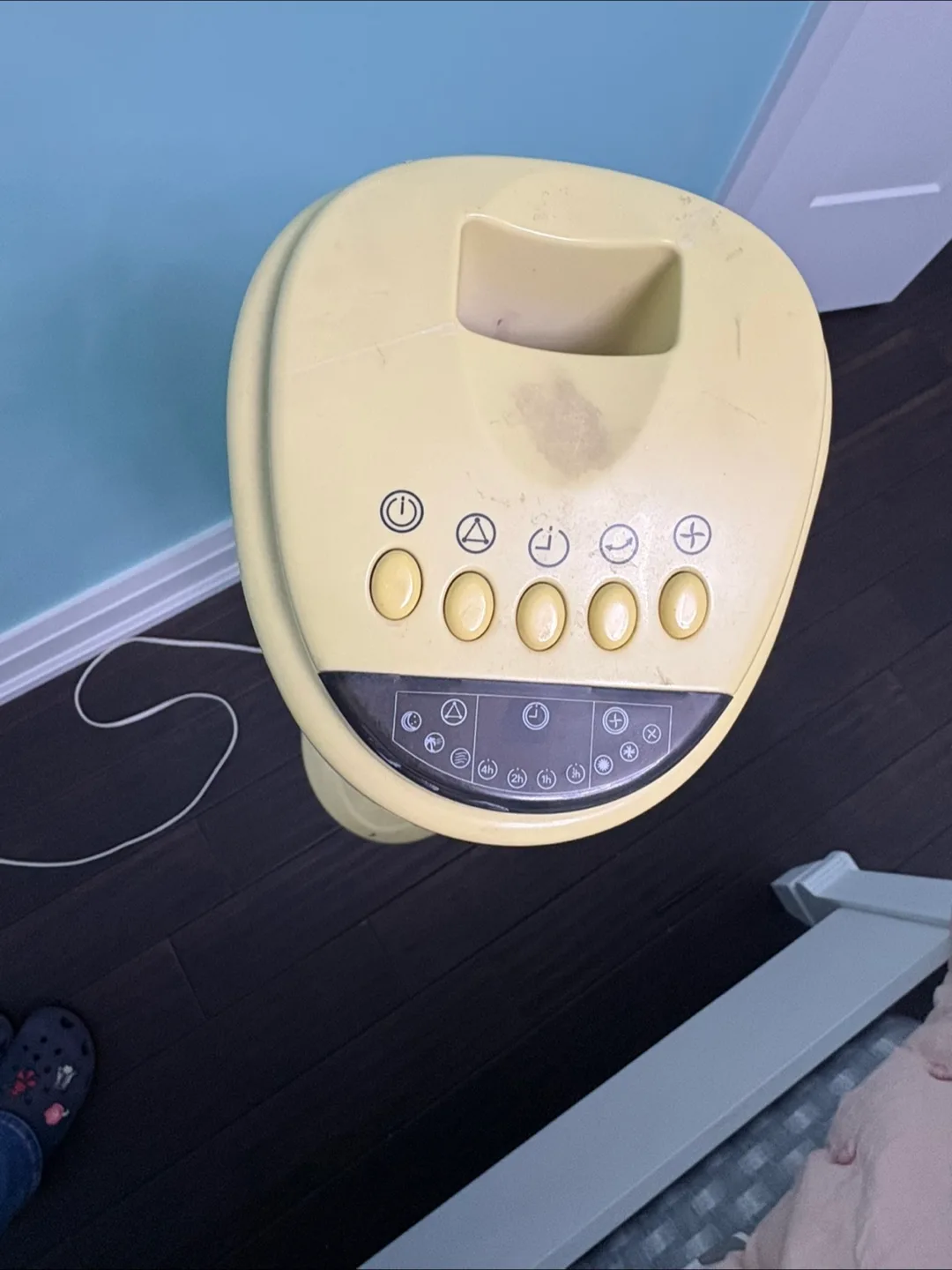 Vintage Style Tower Fan image indicator(2)