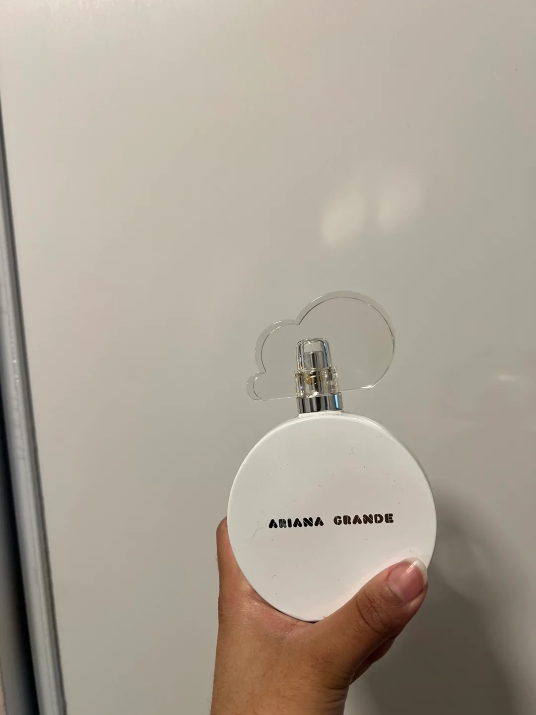 Ariana Grande Cloud 2.0 Intense perfume image indicator(2)