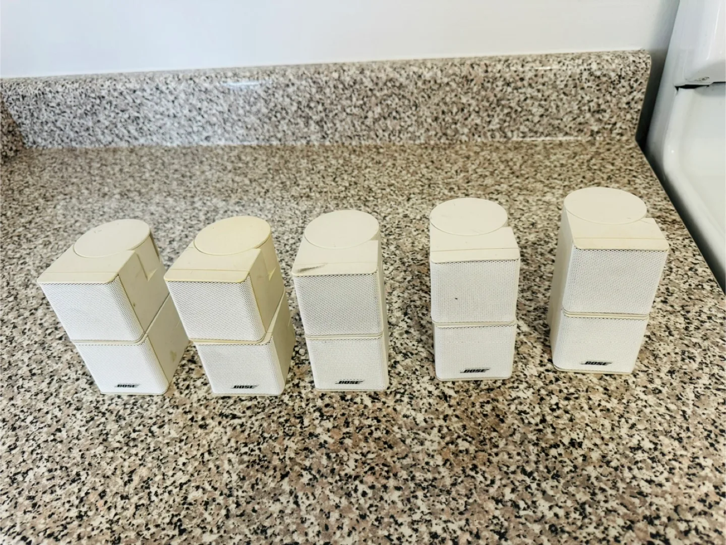Bose Cube Speakers - Lifestyle 12 -Set of 5 thumbnail