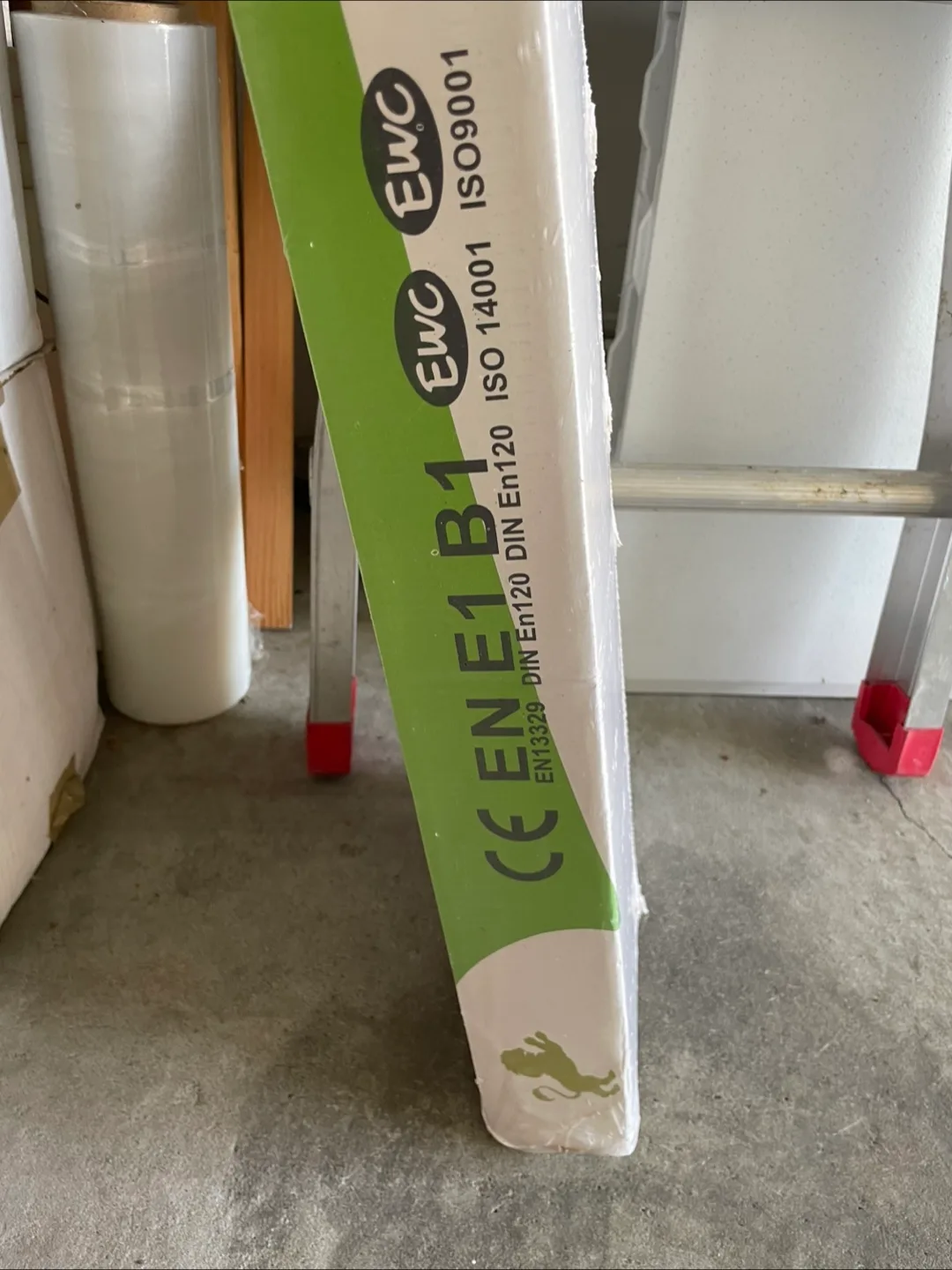 Lion Distribution Laminate Flooring image indicator(3)