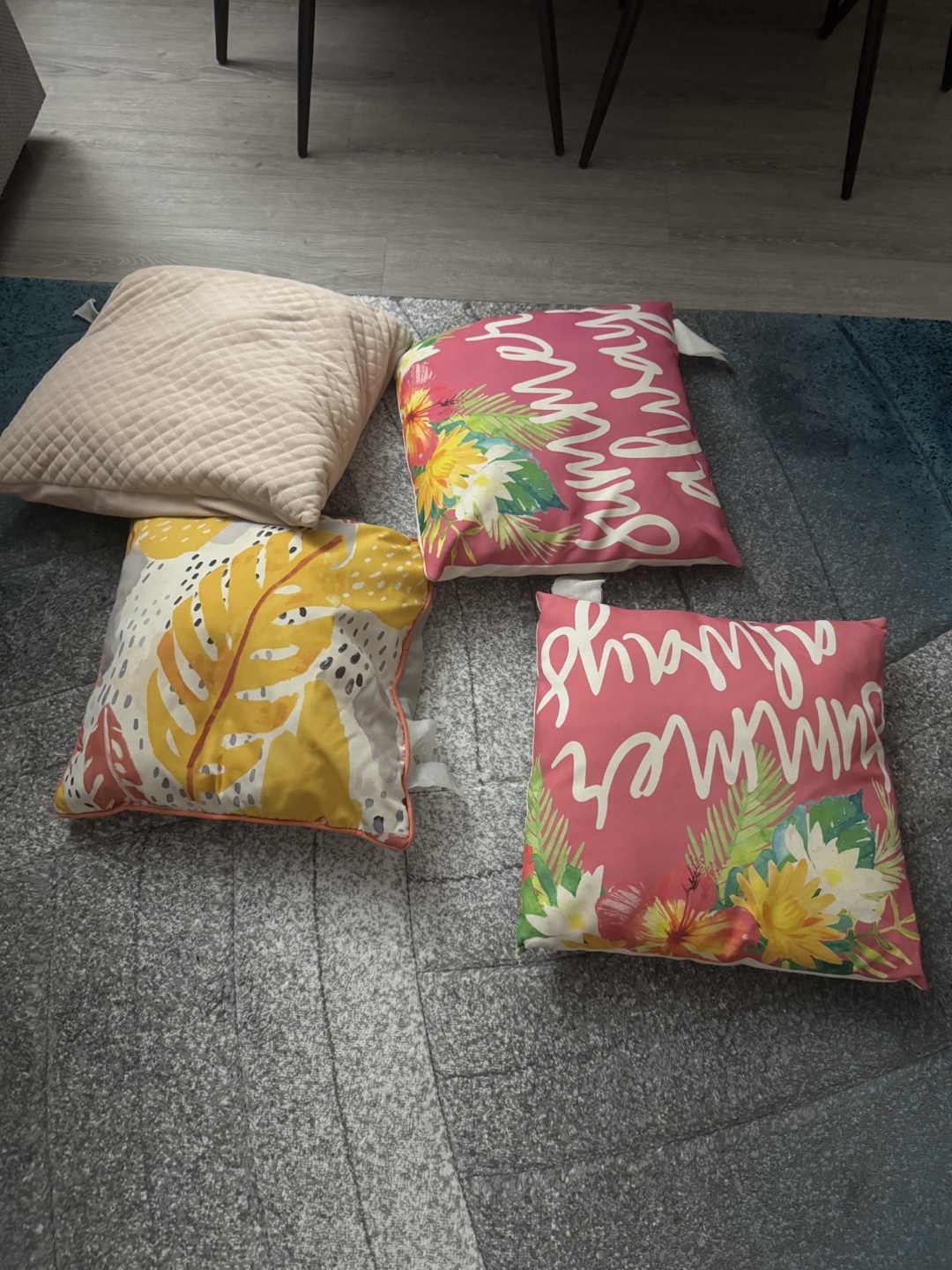 Decorative cushions