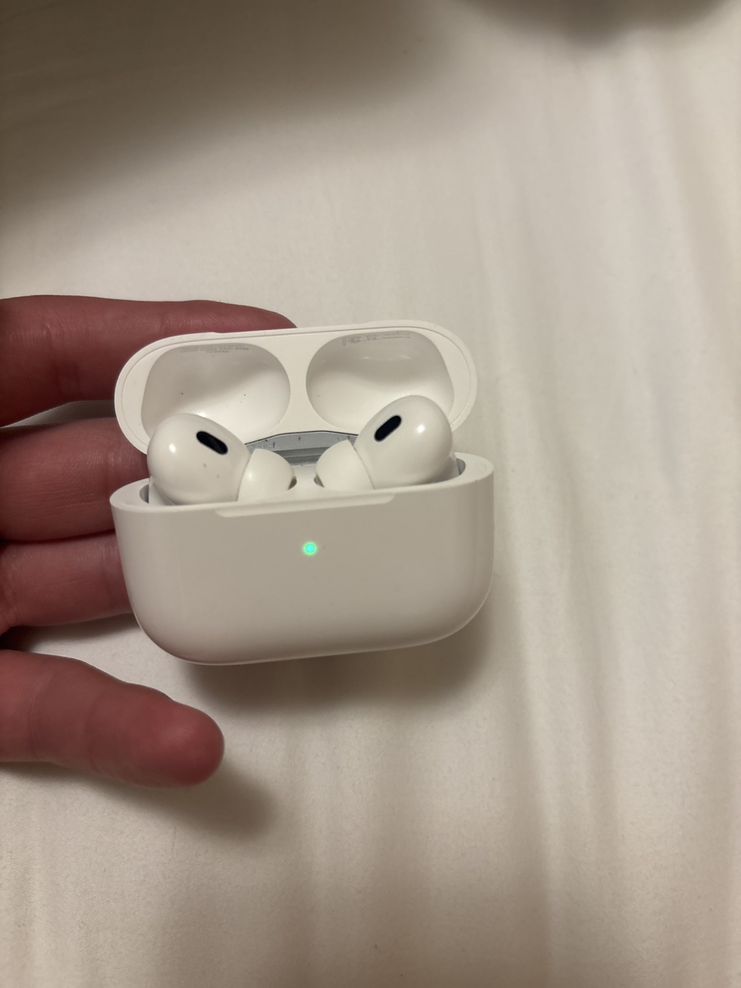 Apple AirPods Pro (gen 2) - photo 2