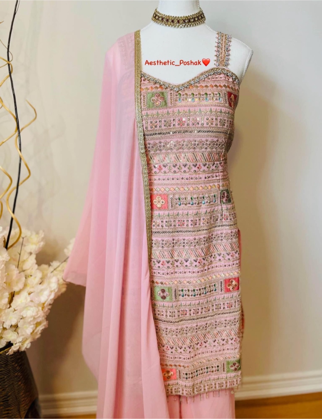 Pink embellished sharara suit with dupatta - photo 2