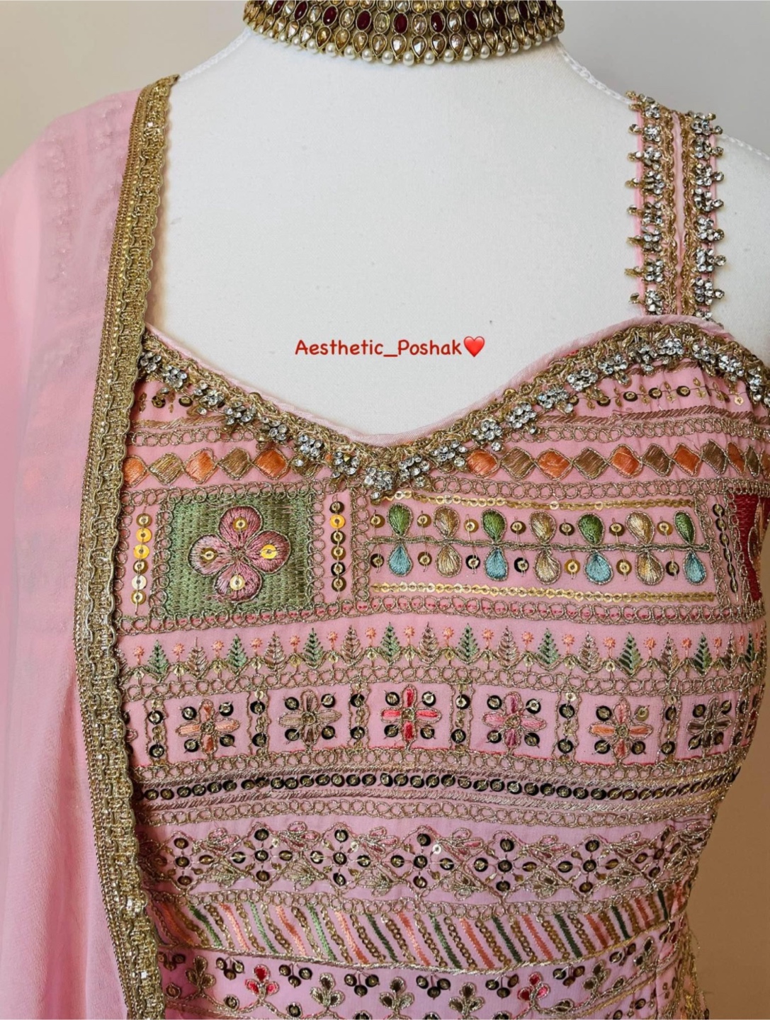 Pink embellished sharara suit with dupatta - photo 3