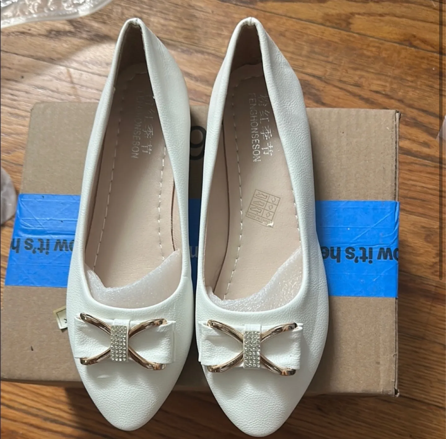 Women's White Bow Flats thumbnail