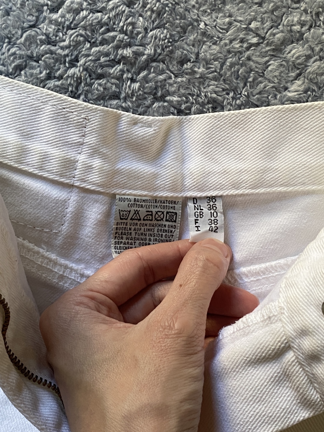 Arizona High-Rise White Denim Shorts - photo 2