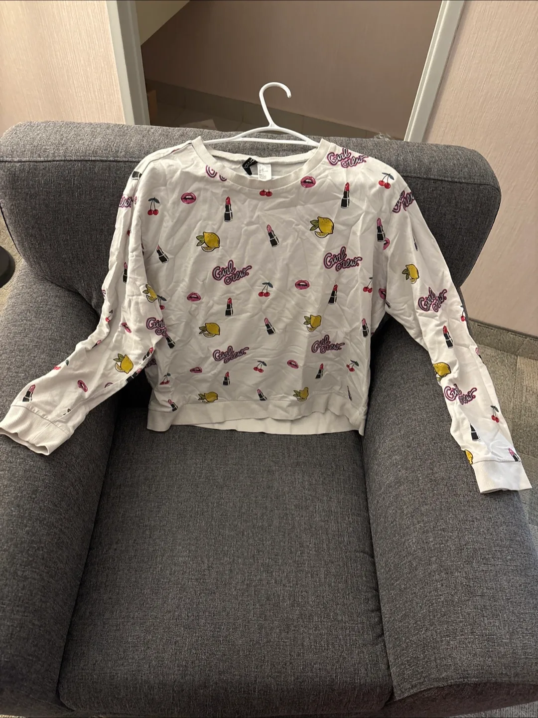 H&M Girl Crew Neck Sweatshirt thumbnail
