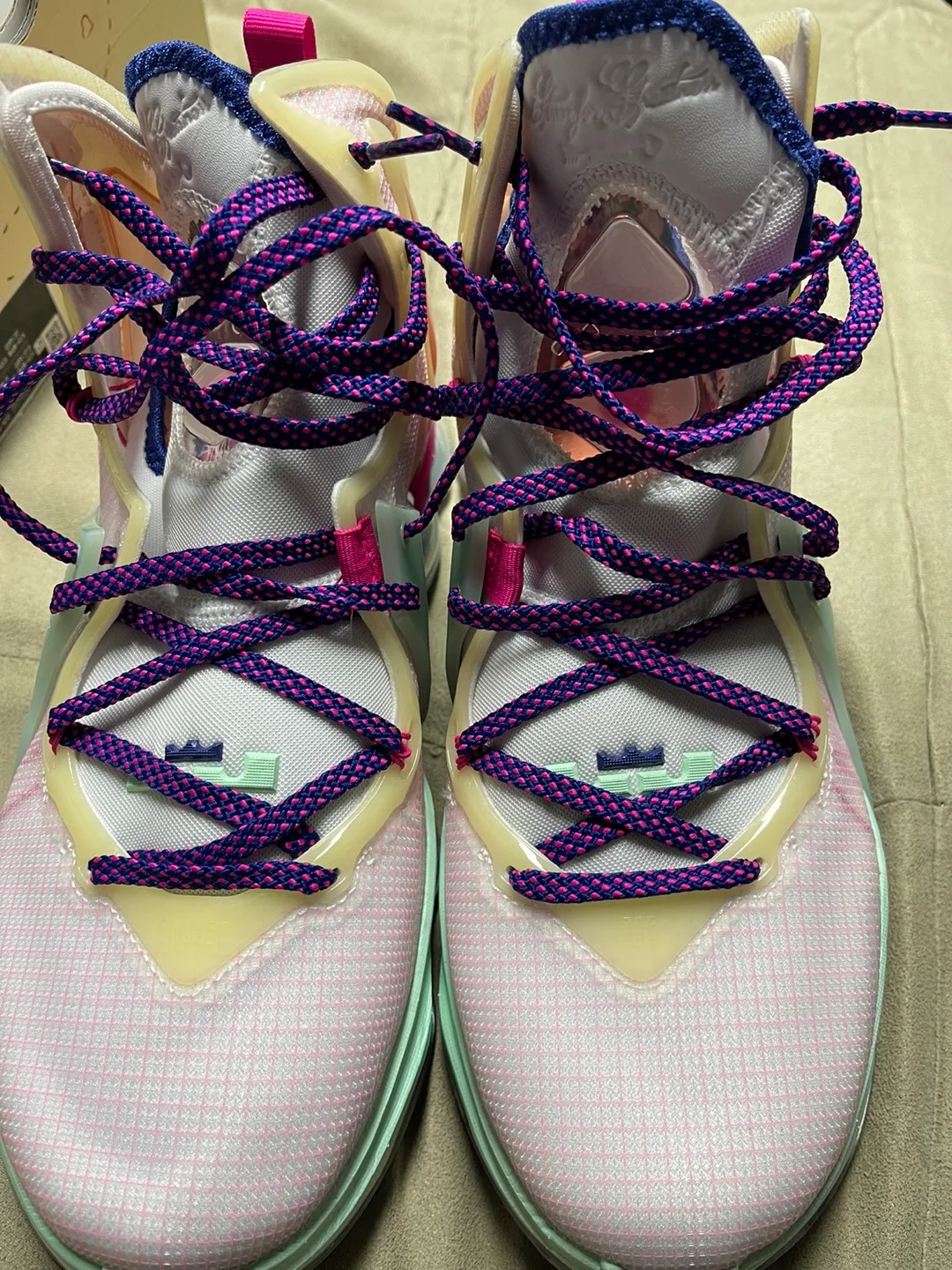 LeBron Witness 7 EP “Sisterhood” image indicator(4)