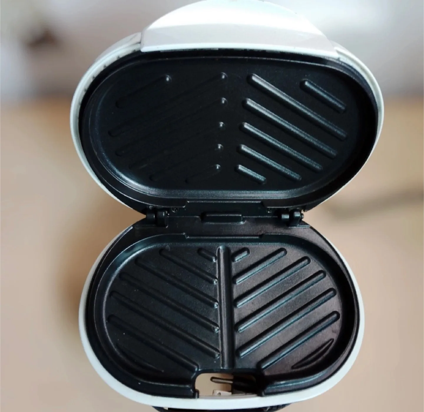 Hamilton Beach Electric Panini Press, Sandwich Maker image indicator(7)