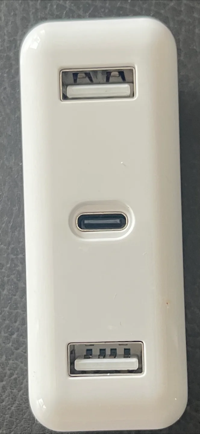 Digipower 3-Port Charging Hub - White image indicator(2)