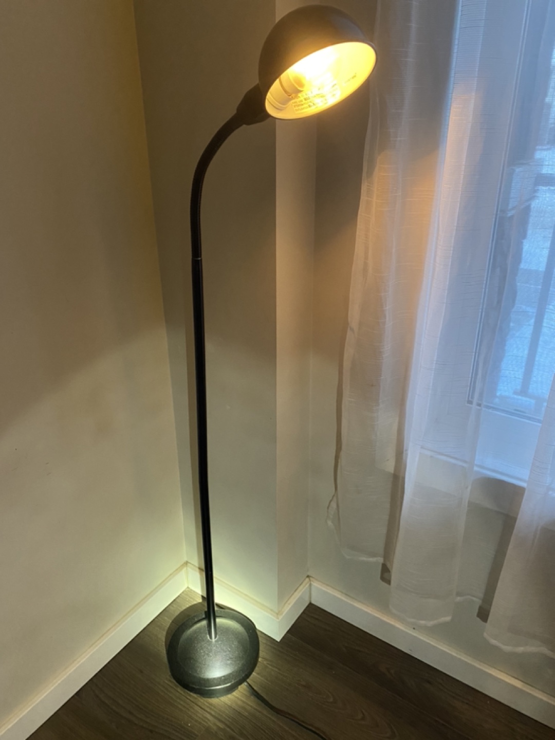 Floor Lamp with Adjustable Arm
