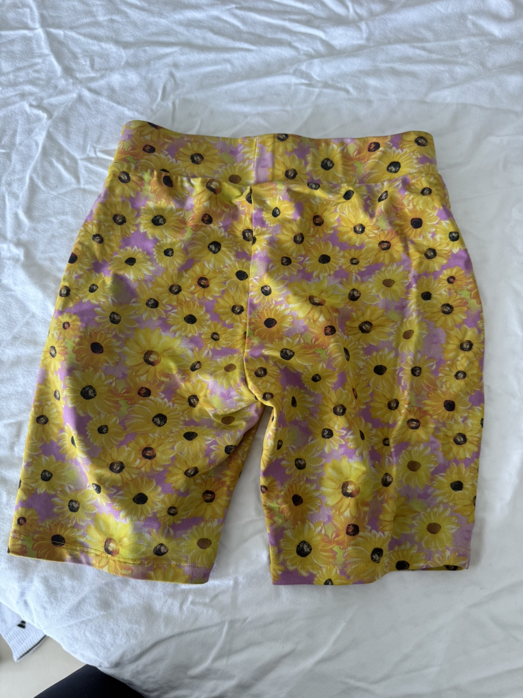 🛍️Zara Sunflower Print Bike Shorts - Size M - photo 2