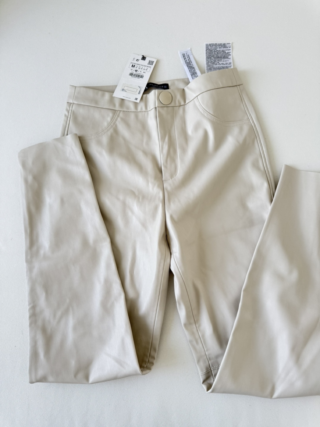 🛍️NEW Zara Beige Faux Leather Pants - Size M