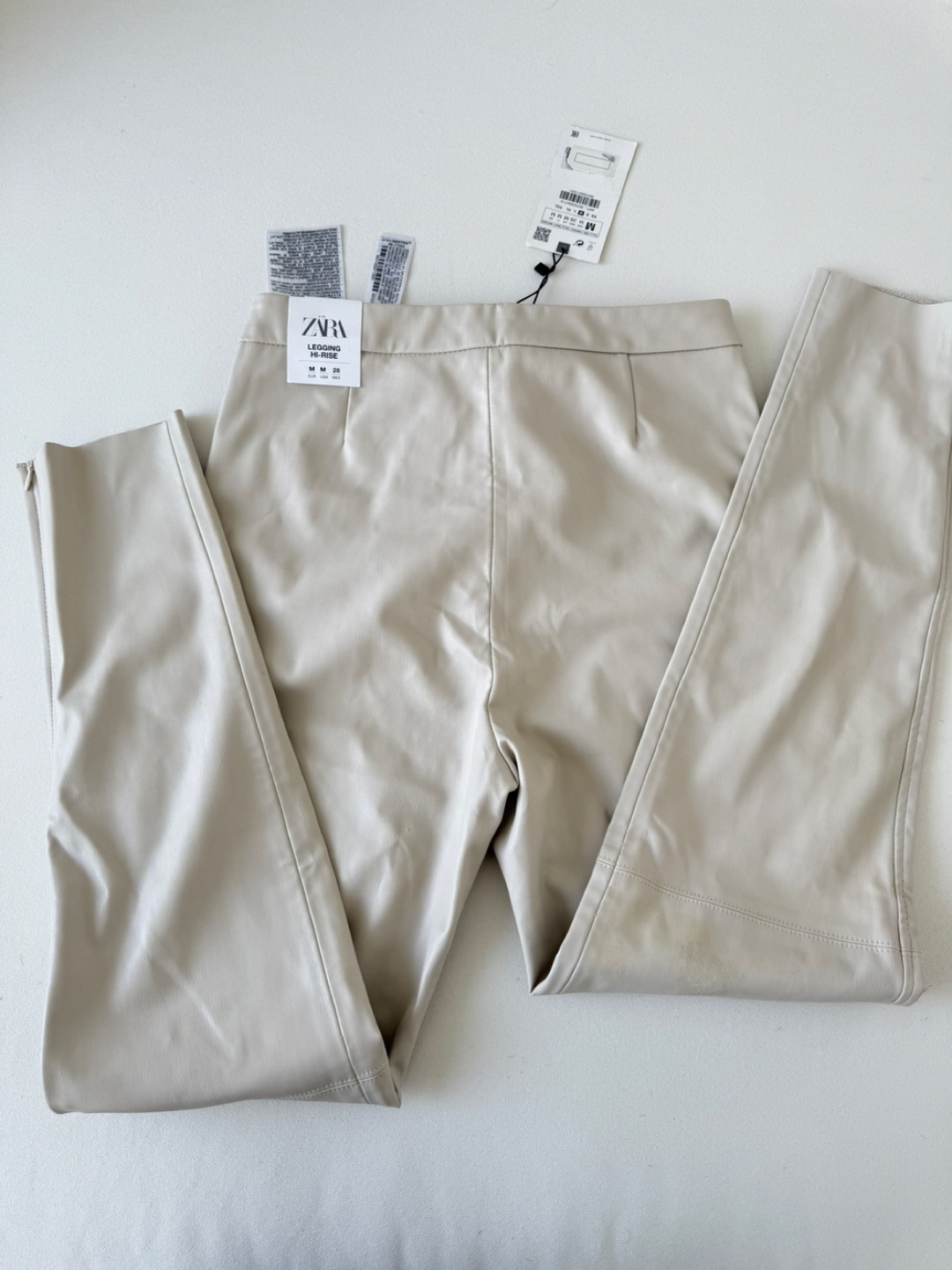 🛍️NEW Zara Beige Faux Leather Pants - Size M - photo 2