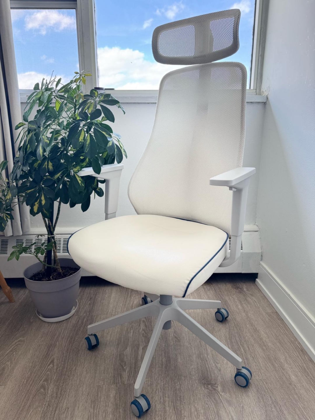 White Mesh Office Chair with Headrest - photo 2