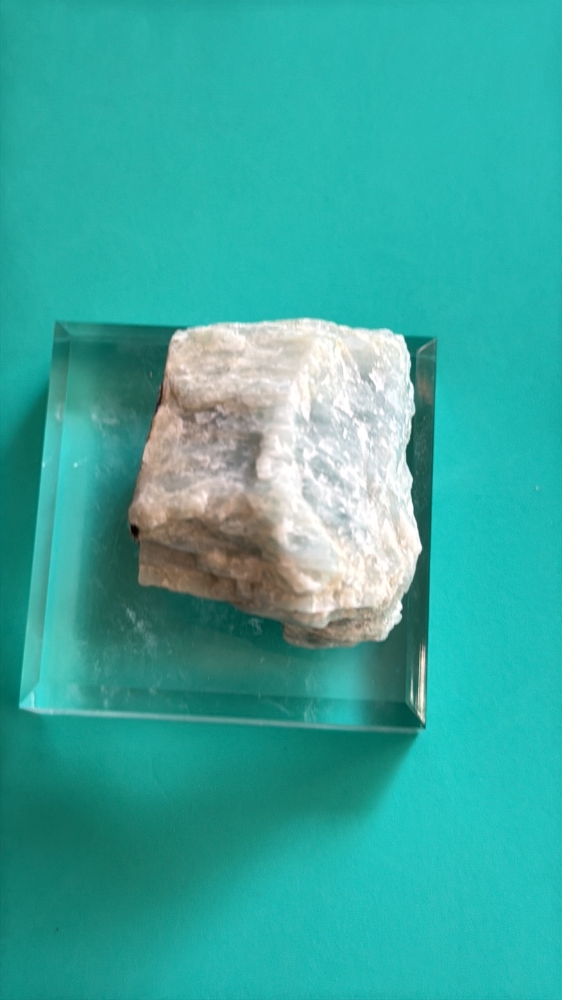 Etched blue aquamarine with mica naturally🧡 shaped as a pyramid. - photo 3