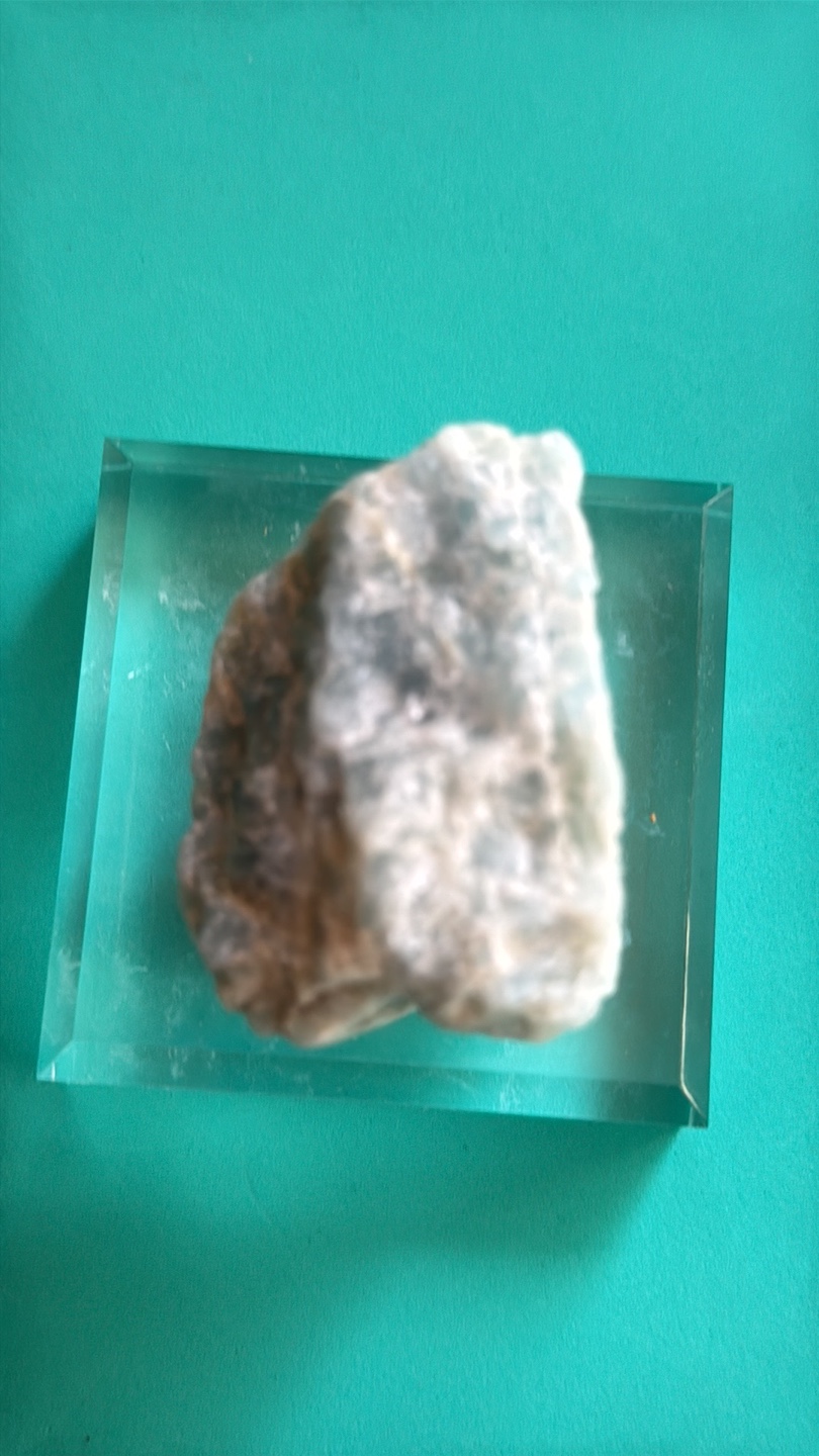Etched blue aquamarine with mica naturally🧡 shaped as a pyramid. - photo 4