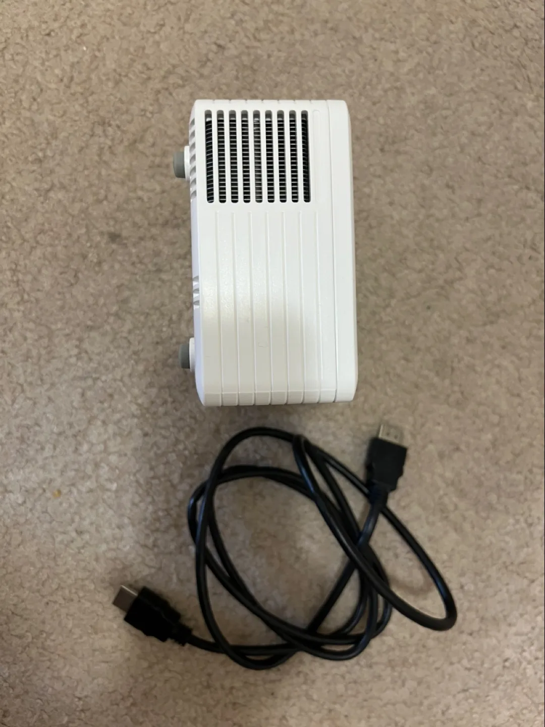 (Sell As-is) Yoton Mini Projector image indicator(5)