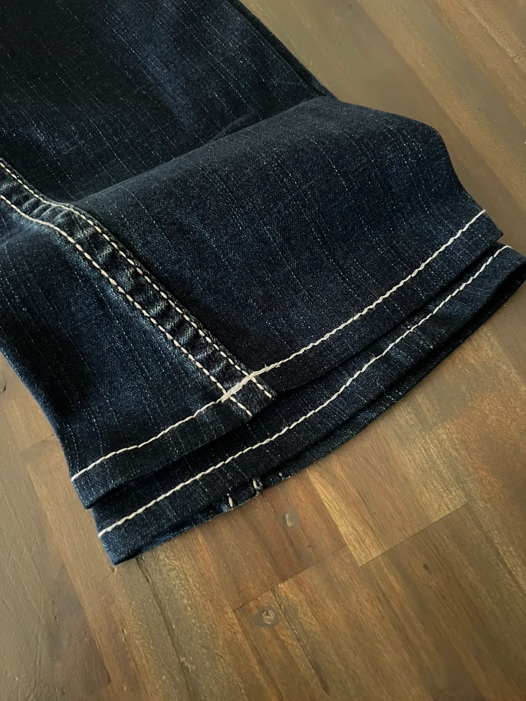 True Religion Jeans: Triple Thread Authentic image indicator(4)