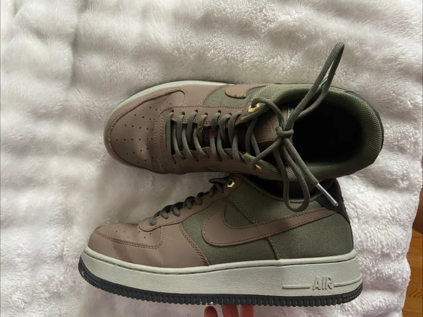 Nike Air Force 1 '07 Olive Green Sneakers thumbnail