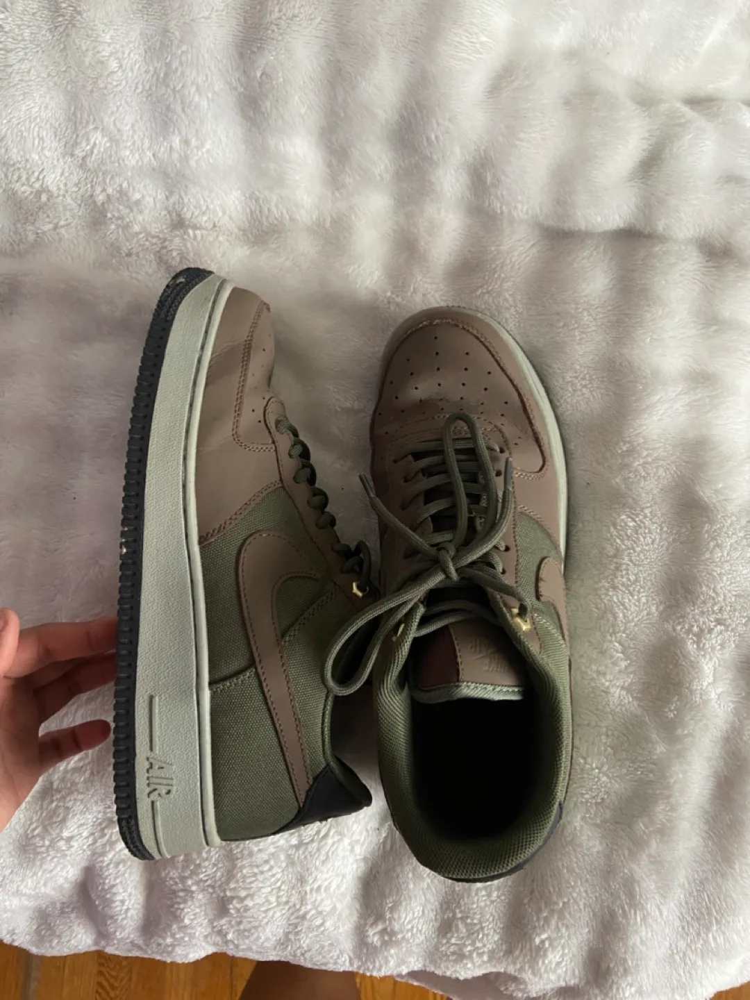 Nike Air Force 1 '07 Olive Green Sneakers image indicator(2)