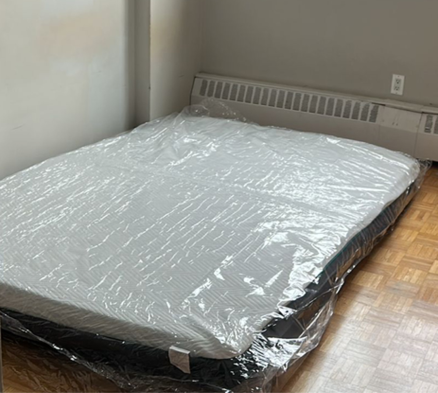 Brand New 10 Inch Memory Foam Mattress queen - photo 3