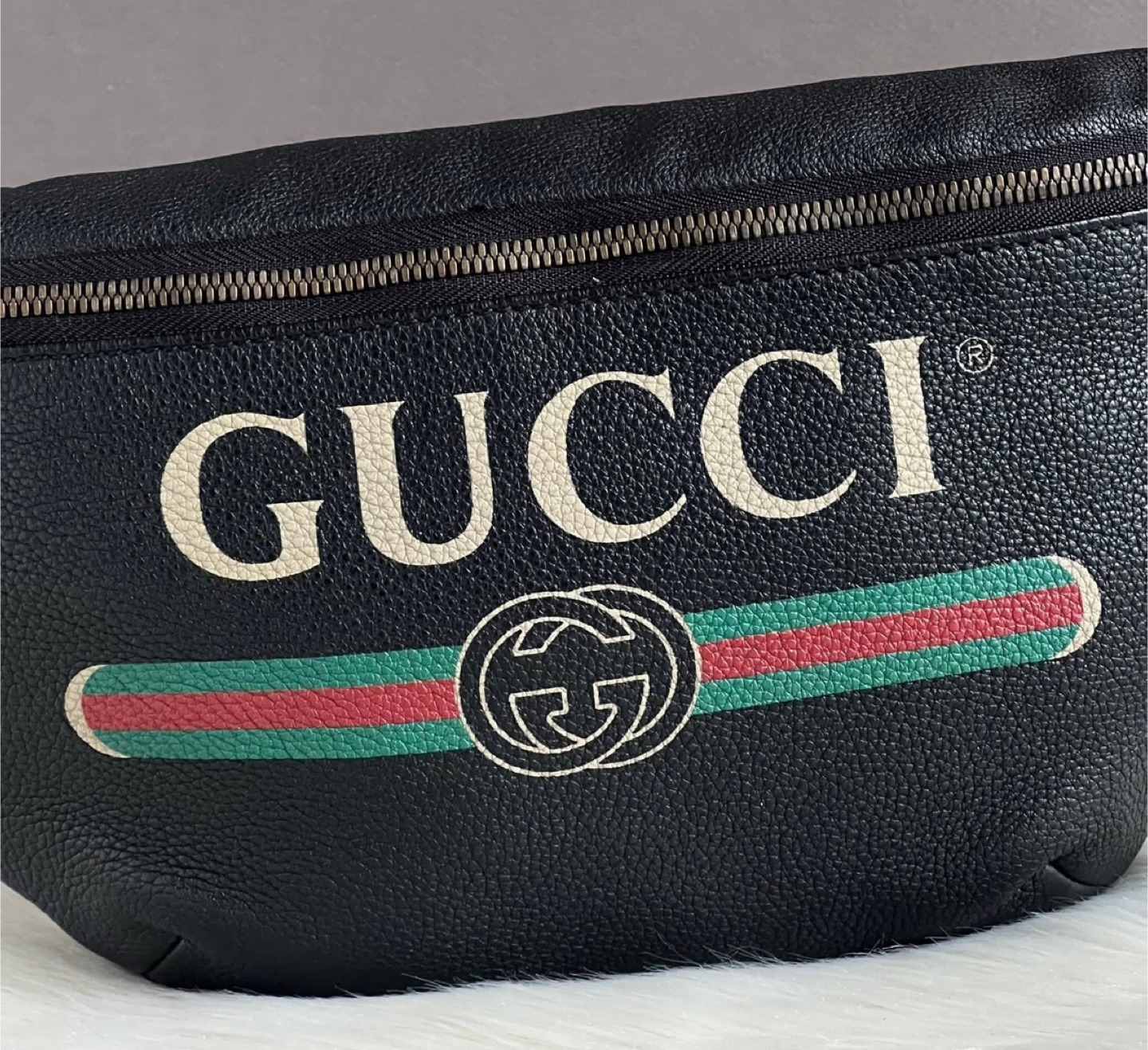 🎀 PRE-LOVED 🎀 Gucci Logo Print Leather Belt Bag - photo 3