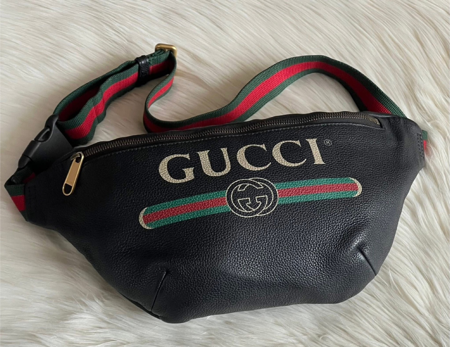 🎀 PRE-LOVED 🎀 Gucci Logo Print Leather Belt Bag - photo 4