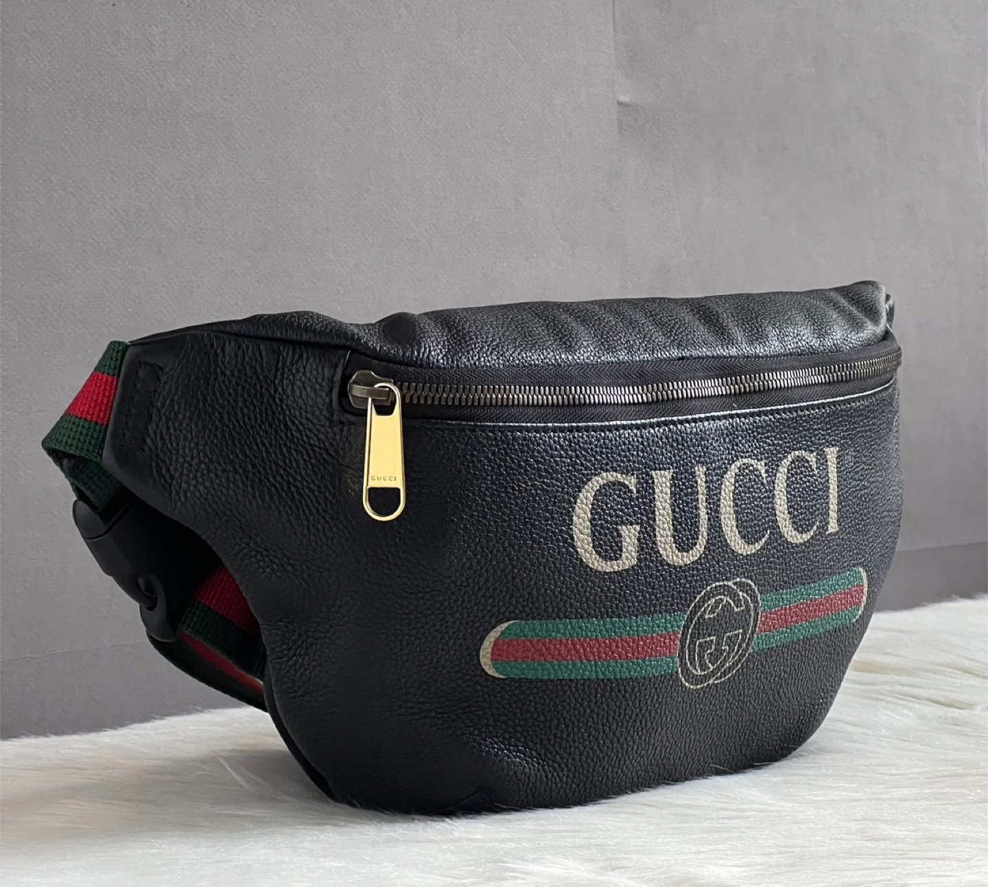 🎀 PRE-LOVED 🎀 Gucci Logo Print Leather Belt Bag - photo 2