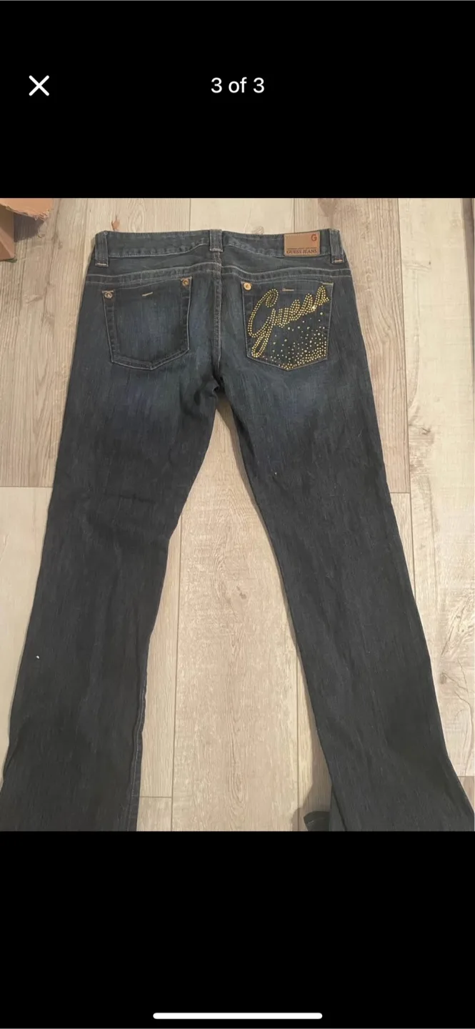 Guess Jeans image indicator(2)