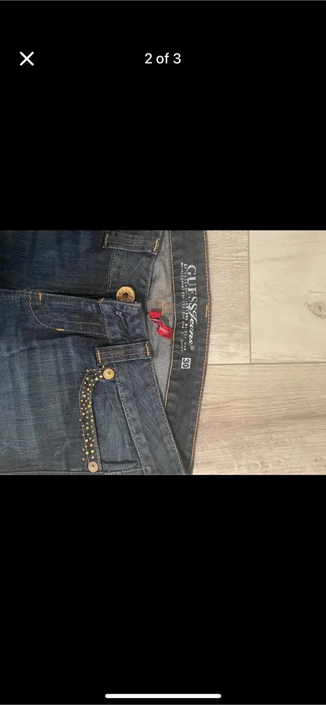 Guess Jeans image indicator(3)