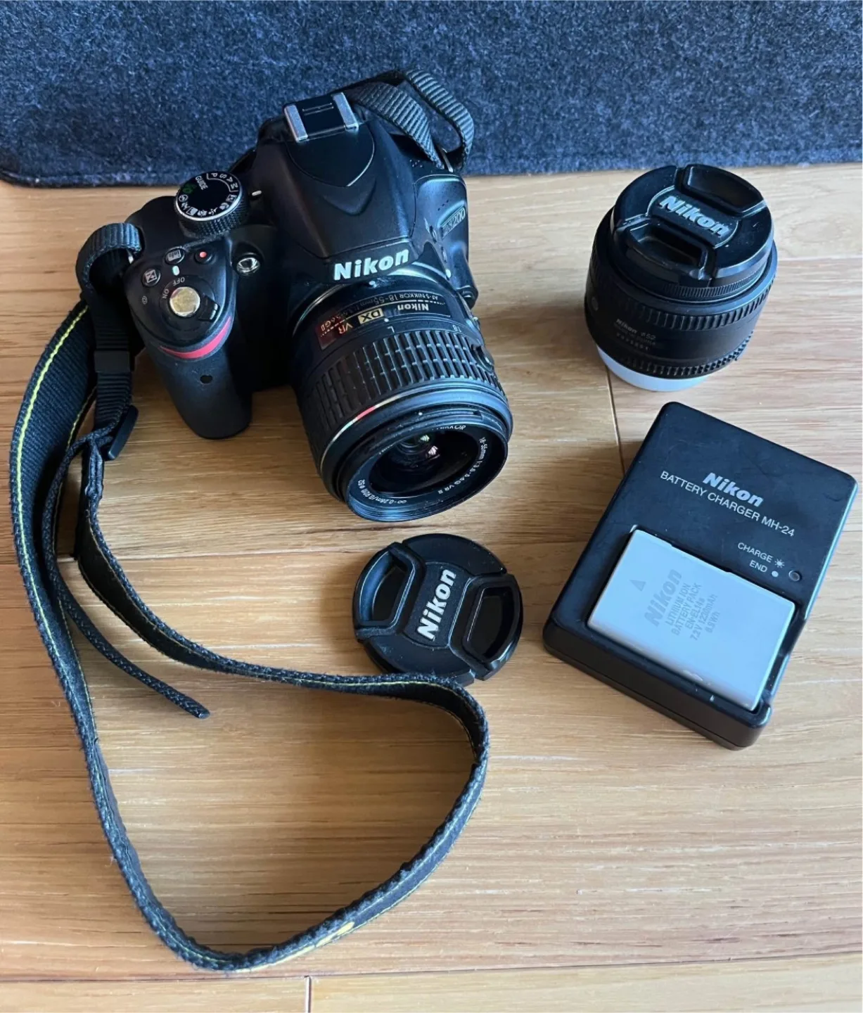 Nikon D3200 - 2 Lens (MOVING - MUST BUY ON  SUNDAY MAY 11) thumbnail