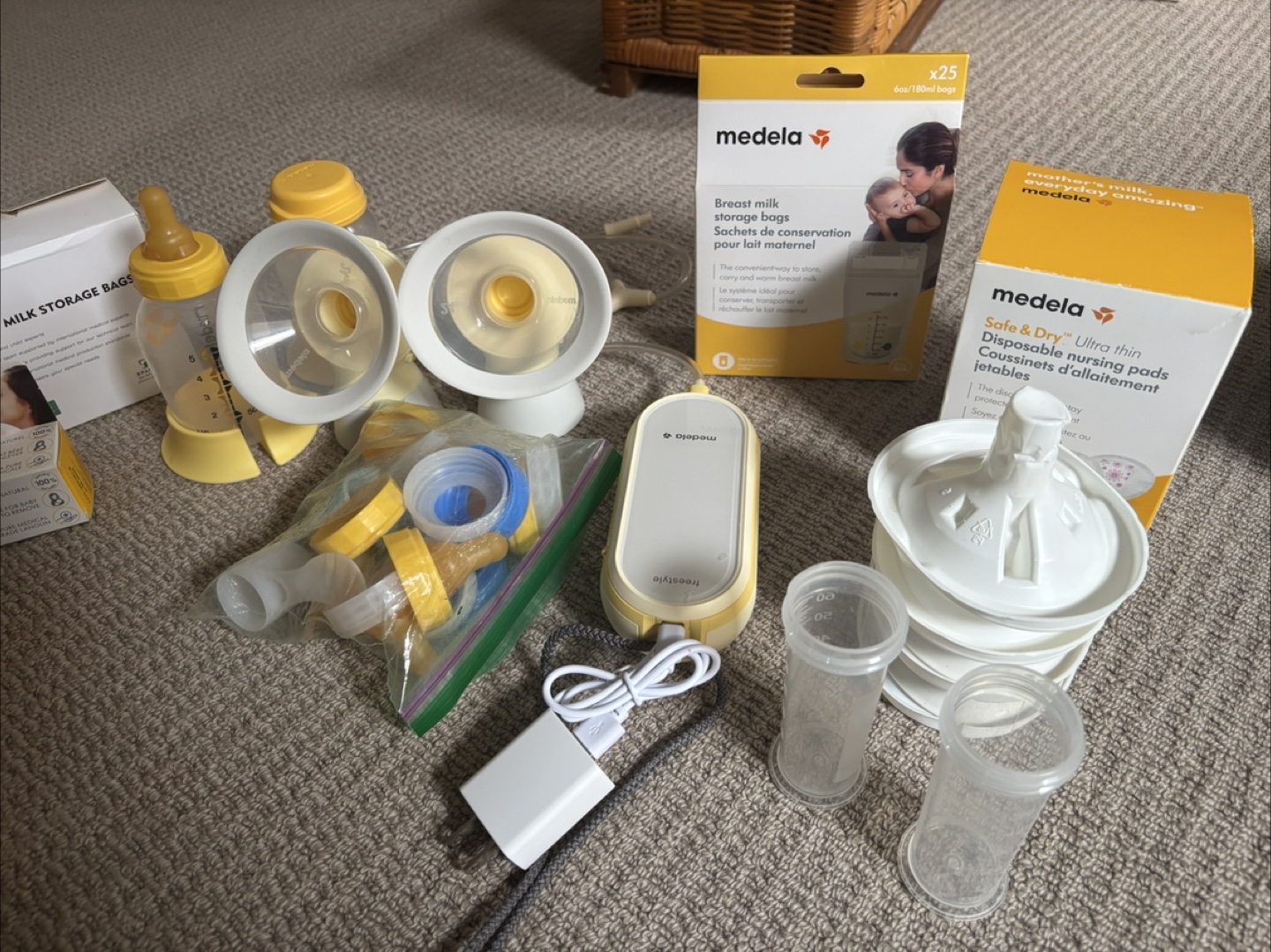 Medela Freestyle Electric Breast Pump with ALL Accessories