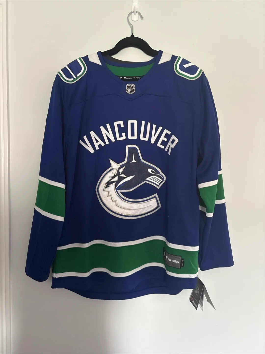 Boeser #6 Vancouver Canucks Fanatics Authentic Jersey image indicator(2)