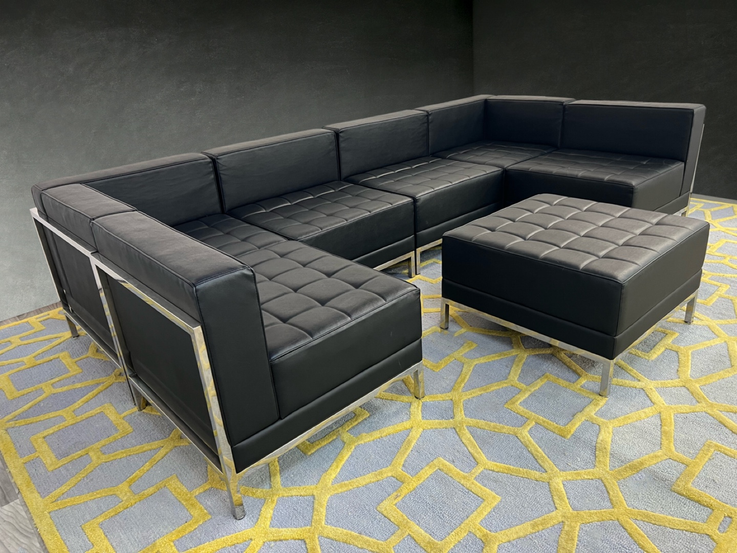 Delivery Available! Modern Leather Sectional Sofa with Ottoman - photo 3