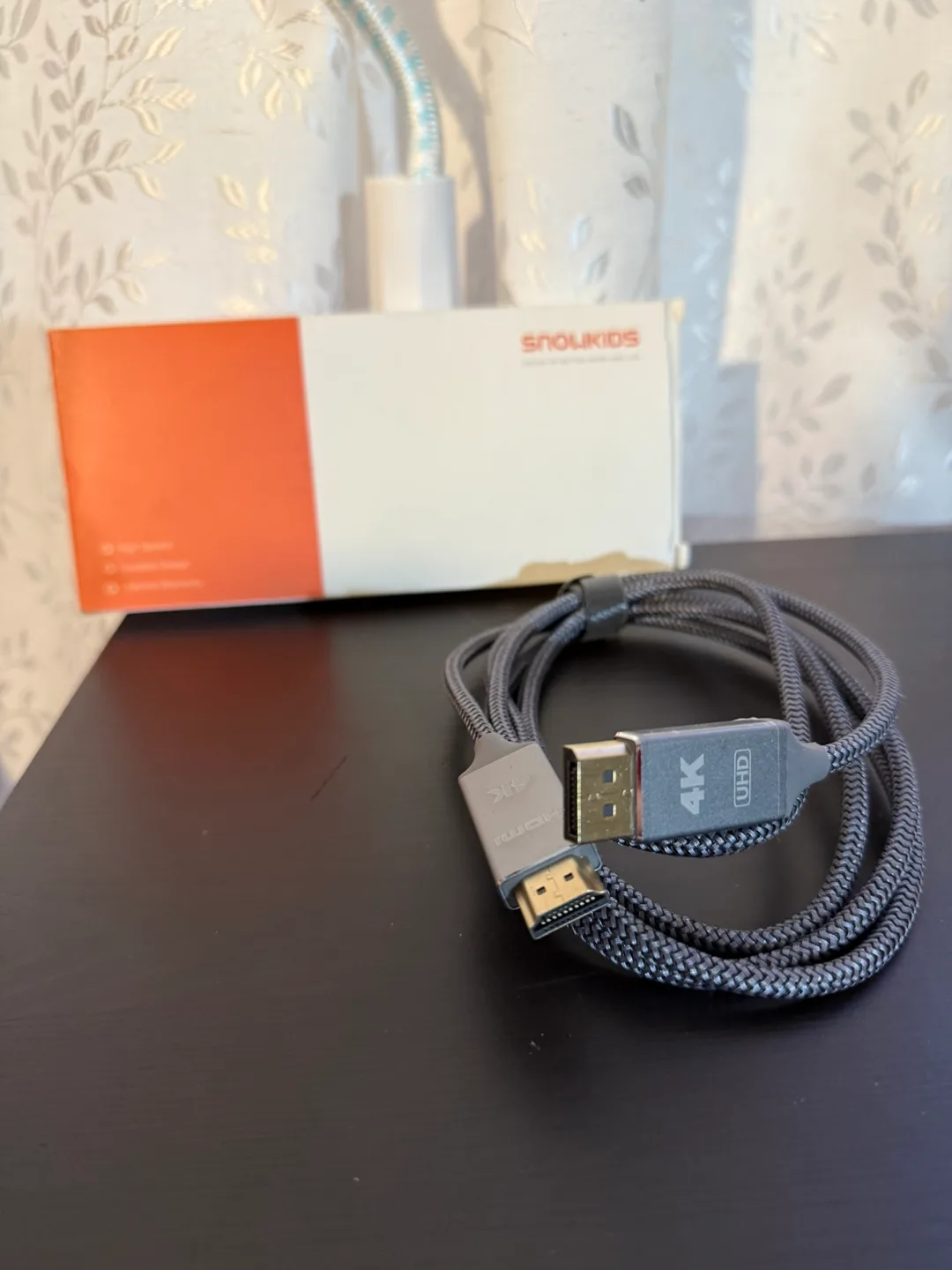 Snowkids 4K Ultra HD Display Port to HDMI Cable thumbnail