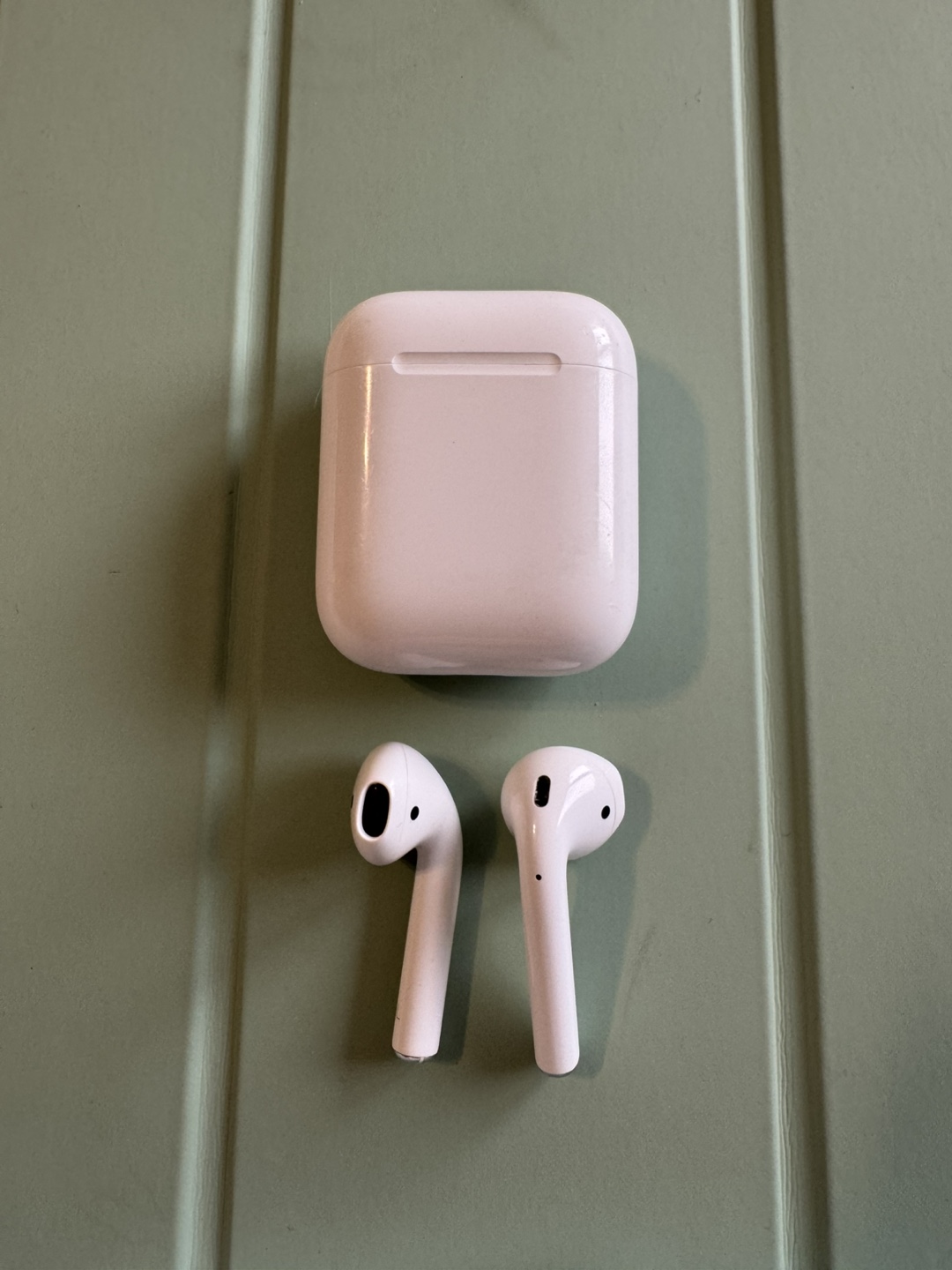 Apple AirPods with Charging Case