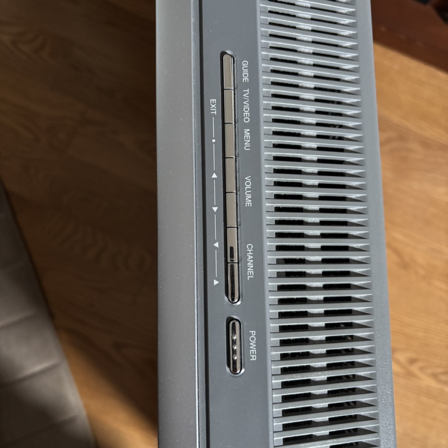 Toshiba Television Receiver - 37HL95 - October 2005 - photo 5